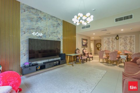 Villa in Dubai 4 bedrooms, 227.4 sq.m. № 50104 - photo 5
