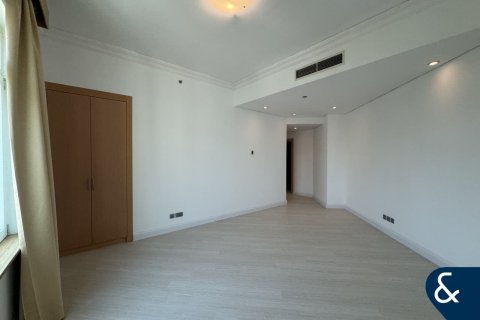 Apartment in Shoreline Apartments, Palm Jumeirah, Dubai 3 bedrooms, 203 sq.m. № 76180 - photo 11