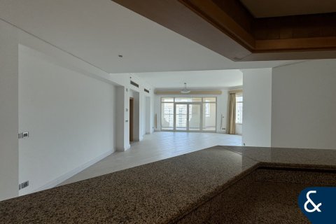 Apartment in Shoreline Apartments, Palm Jumeirah, Dubai 3 bedrooms, 203 sq.m. № 76180 - photo 6