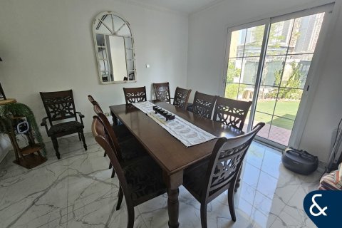 Villa in Jumeirah Village Triangle, Dubai 3 bedrooms, 289 sq.m. № 76183 - photo 6