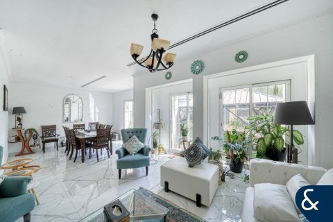 Villa in Jumeirah Village Triangle, Dubai 3 bedrooms, 289 sq.m. № 76183 - photo 4