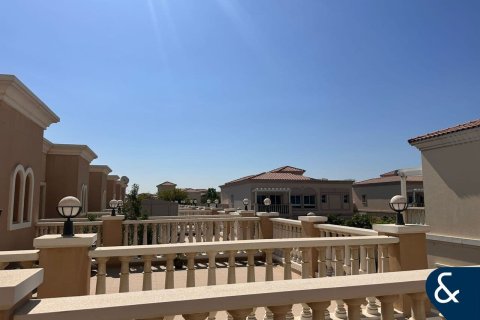 Villa in Jumeirah Village Triangle, Dubai 3 bedrooms, 289 sq.m. № 76183 - photo 17