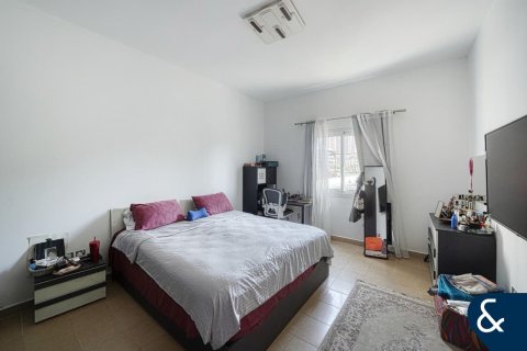 Villa in Jumeirah Village Triangle, Dubai 3 bedrooms, 289 sq.m. № 76183 - photo 10