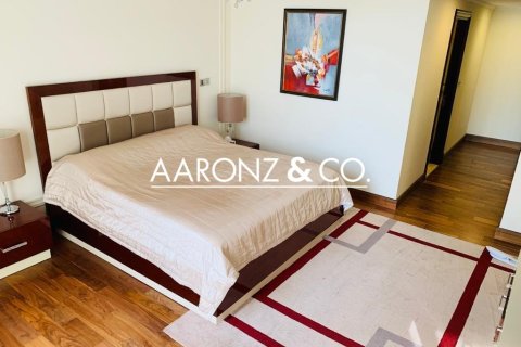 Снять в аренду квартиру в Пальме Джумейре, Дубай: 2 спальни, 335м², № 90116 - фото 6