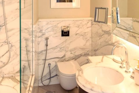 Apartment in Downtown Dubai (Downtown Burj Dubai), Dubai 2 bedrooms, 163 sq.m. № 56474 - photo 6