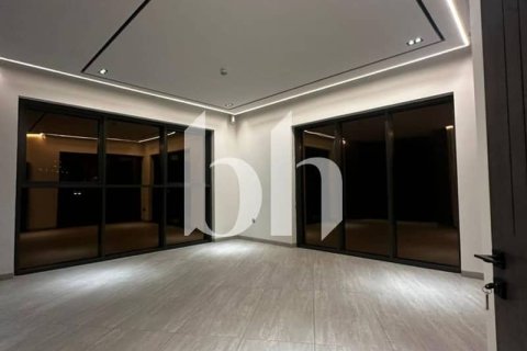 Снять в аренду виллу в Nadd Al Sheba, Дубай: 5 спален, 193м², № 56489 - фото 7