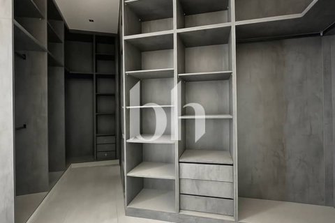 Снять в аренду виллу в Nadd Al Sheba, Дубай: 5 спален, 193м², № 56489 - фото 12