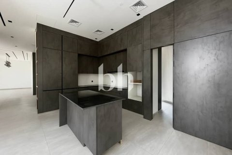 Снять в аренду виллу в Nadd Al Sheba, Дубай: 5 спален, 193м², № 56489 - фото 10