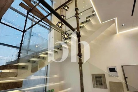 Снять в аренду виллу в Nadd Al Sheba, Дубай: 5 спален, 193м², № 56489 - фото 23