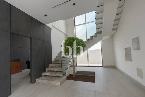 Снять в аренду виллу в Nadd Al Sheba, Дубай: 5 спален, 193м², № 56489 - фото 11