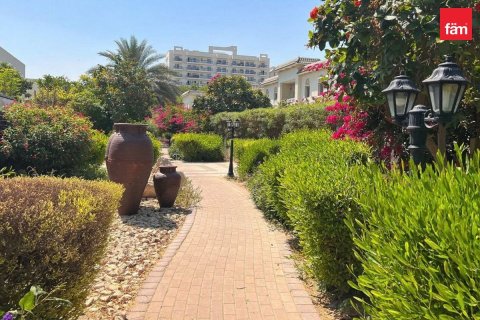 Apartment in Al Furjan, Dubai 2 bedrooms, 138.2 sq.m. № 115431 - photo 9