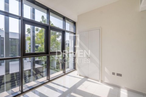 Townhouse in Dubai 3 bedrooms, 151.8 sq.m. № 127581 - photo 8
