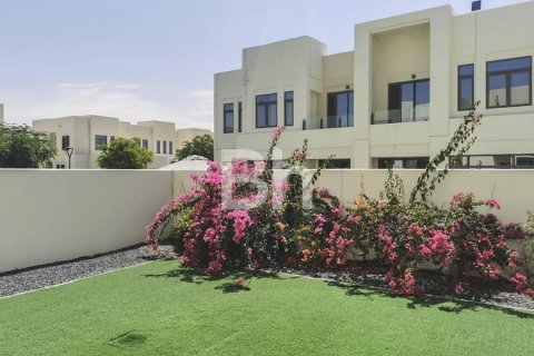 Villa in Reem, Dubai 3 bedrooms, 283 sq.m. № 57983 - photo 2