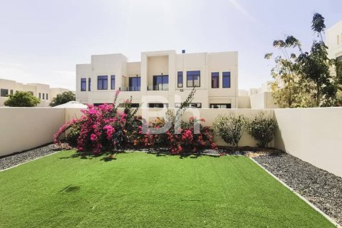 Villa in Reem, Dubai 3 bedrooms, 283 sq.m. № 57983 - photo 14