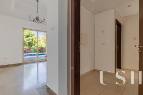 Villa à Jumeirah Islands, Dubai, 4 chambres, 1004 m², № 39216 - photo 3