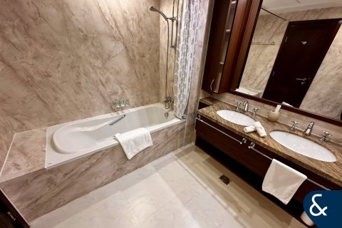 Apartment in Downtown Dubai (Downtown Burj Dubai), Dubai 2 bedrooms, 151 sq.m. № 91336 - photo 10