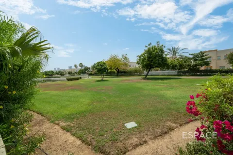 Villa en Springs 12, The Springs, Dubai, 3 dormitorios, 244 m², № 122278 - foto 3