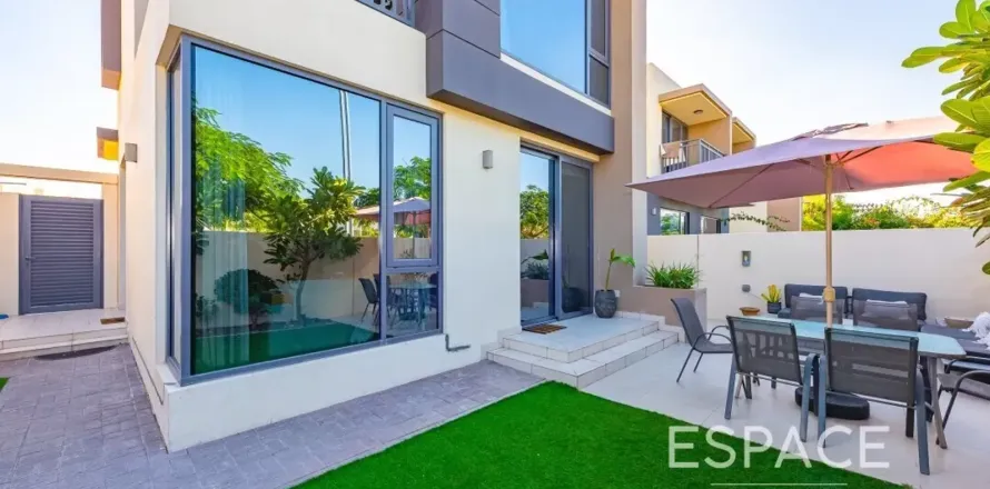 Villa en Dubai Hills Estate, Dubai, 4 dormitorios, 229 m², № 122280