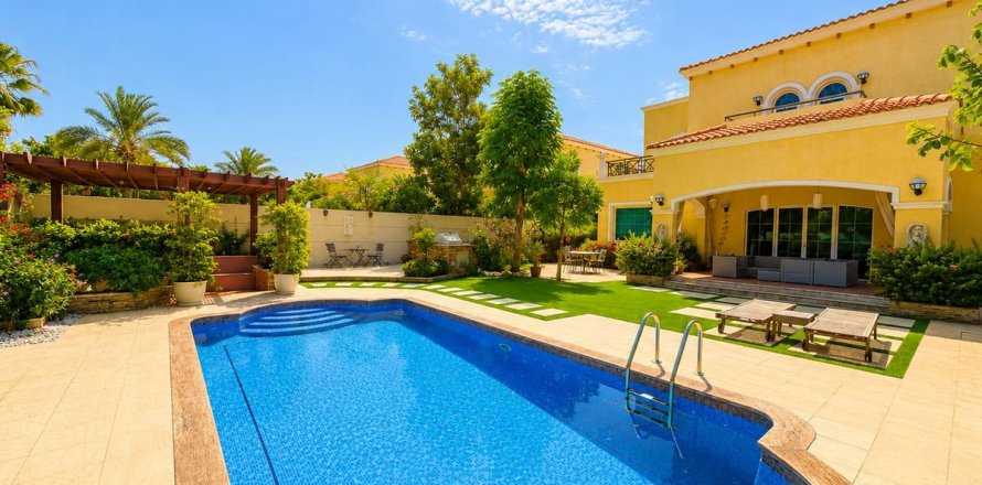 Villa en Jumeirah Park, Dubai, 4 dormitorios, 741.1 m², № 114334