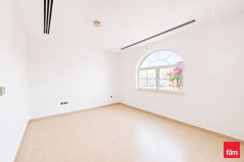 Villa en Jumeirah Park, Dubai, 4 dormitorios, 741.1 m², № 114334 - foto 12