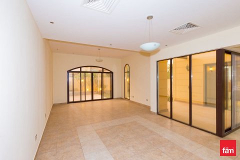 Townhouse in Dubai 4 bedrooms, 385.5 sq.m. № 114325 - photo 15