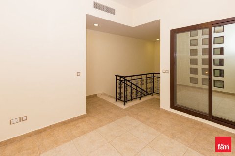 Townhouse in Dubai 4 bedrooms, 385.5 sq.m. № 114325 - photo 11