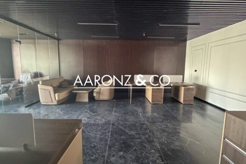 Снять в аренду офис в Бизнес-Бэе, Дубай: 82м², № 85376 - фото 2