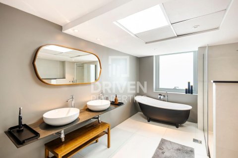Apartment in Business Bay, Dubai 2 bedrooms, 189 sq.m. № 19134 - photo 13