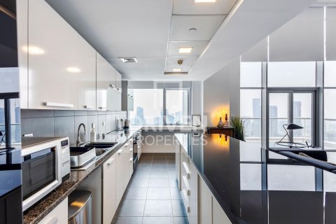 Apartment in Business Bay, Dubai 2 bedrooms, 189 sq.m. № 19134 - photo 18
