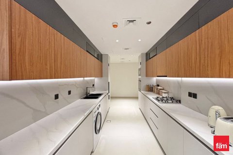 Купить квартиру в Дубае: 2 спальни, 155м², № 84792 - фото 4