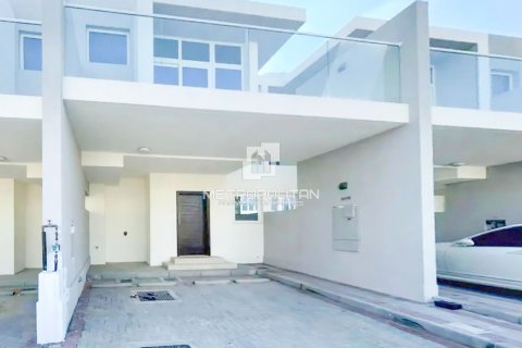 Купить таунхаус в DAMAC Hills (Akoya by DAMAC), Дубай: 3 спальни, 155м², № 74273 - фото 1