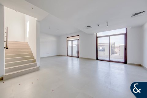 Снять в аренду таунхаус в Town Square, Дубай: 3 спальни, 188м², № 76649 - фото 2