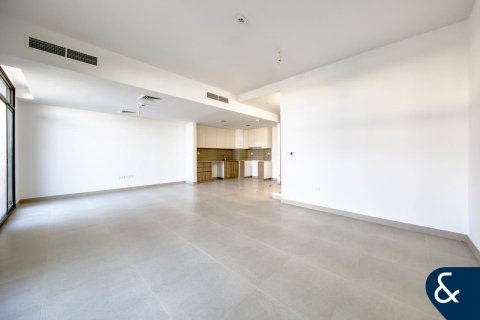 Снять в аренду таунхаус в Town Square, Дубай: 3 спальни, 188м², № 76649 - фото 1