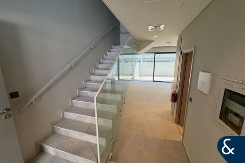 Снять в аренду таунхаус в Meydan, Дубай: 3 спальни, 137м², № 76639 - фото 7