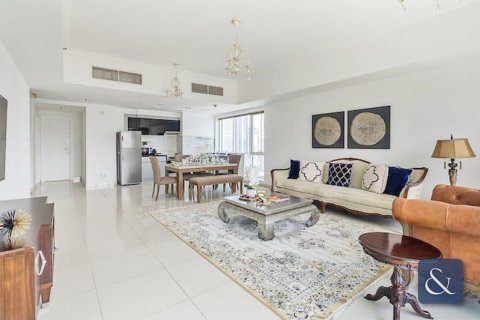Apartment in Business Bay, Dubai 2 bedrooms, 136 sq.m. № 76648 - photo 10