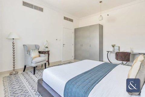 Apartment in Business Bay, Dubai 2 bedrooms, 136 sq.m. № 76648 - photo 11