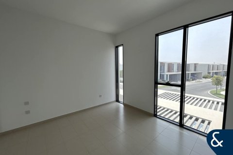 Снять в аренду виллу в Dubai Land, Дубай: 4 спальни, 252м², № 76642 - фото 18