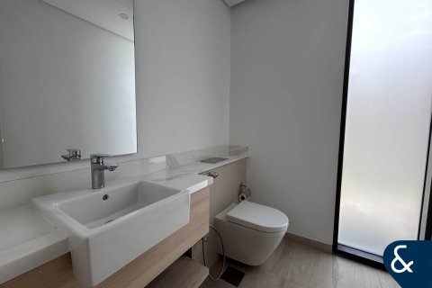 Снять в аренду виллу в Dubai Land, Дубай: 4 спальни, 252м², № 76642 - фото 9