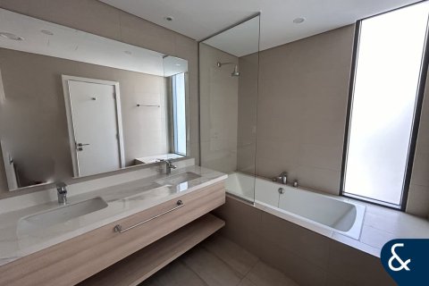 Снять в аренду виллу в Dubai Land, Дубай: 4 спальни, 252м², № 76642 - фото 13