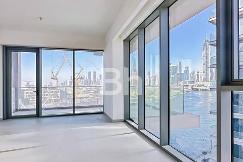 Снять в аренду квартиру в Аль-Васле, Дубай: 3 спальни, 200м², № 21096 - фото 1