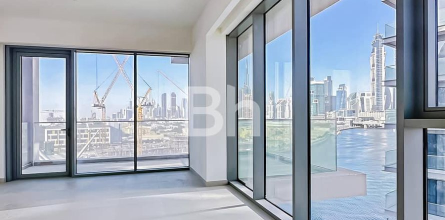 Квартира в Аль-Васле, Дубай, 3 спальни, 200м², № 21096
