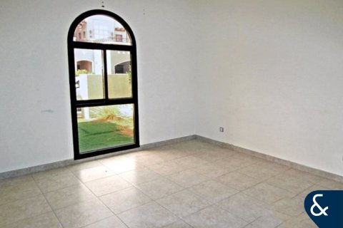 Villa in Mudon, Dubai 4 bedrooms, 354 sq.m. № 75826 - photo 4
