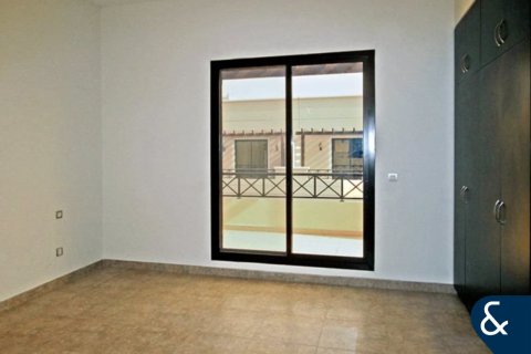 Villa in Mudon, Dubai 4 bedrooms, 354 sq.m. № 75826 - photo 11