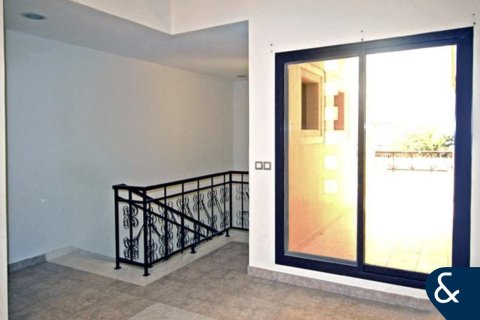 Villa in Mudon, Dubai 4 bedrooms, 354 sq.m. № 75826 - photo 7