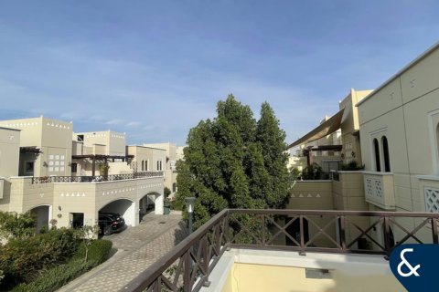 Villa in Mudon, Dubai 4 bedrooms, 354 sq.m. № 75826 - photo 27