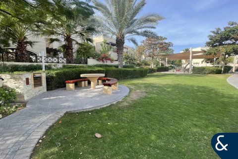 Villa in Mudon, Dubai 4 bedrooms, 354 sq.m. № 75826 - photo 29