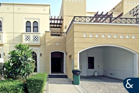 Villa in Mudon, Dubai 4 bedrooms, 354 sq.m. № 75826 - photo 1