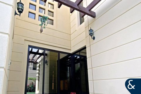 Villa in Mudon, Dubai 4 bedrooms, 354 sq.m. № 75826 - photo 12