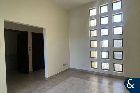 Villa in Mudon, Dubai 4 bedrooms, 354 sq.m. № 75826 - photo 22