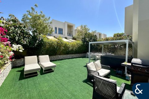 Купить виллу в Mira Oasis, Рим, Дубай: 3 спальни, 236м², № 75836 - фото 2